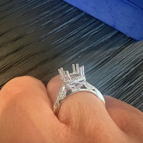 Tacori Dantela Princess Bloom Halo Engagement setting - refurbished and like new - Picture 6 of 15